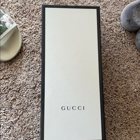 Authentic Gucci slides - Picture 4 of 7